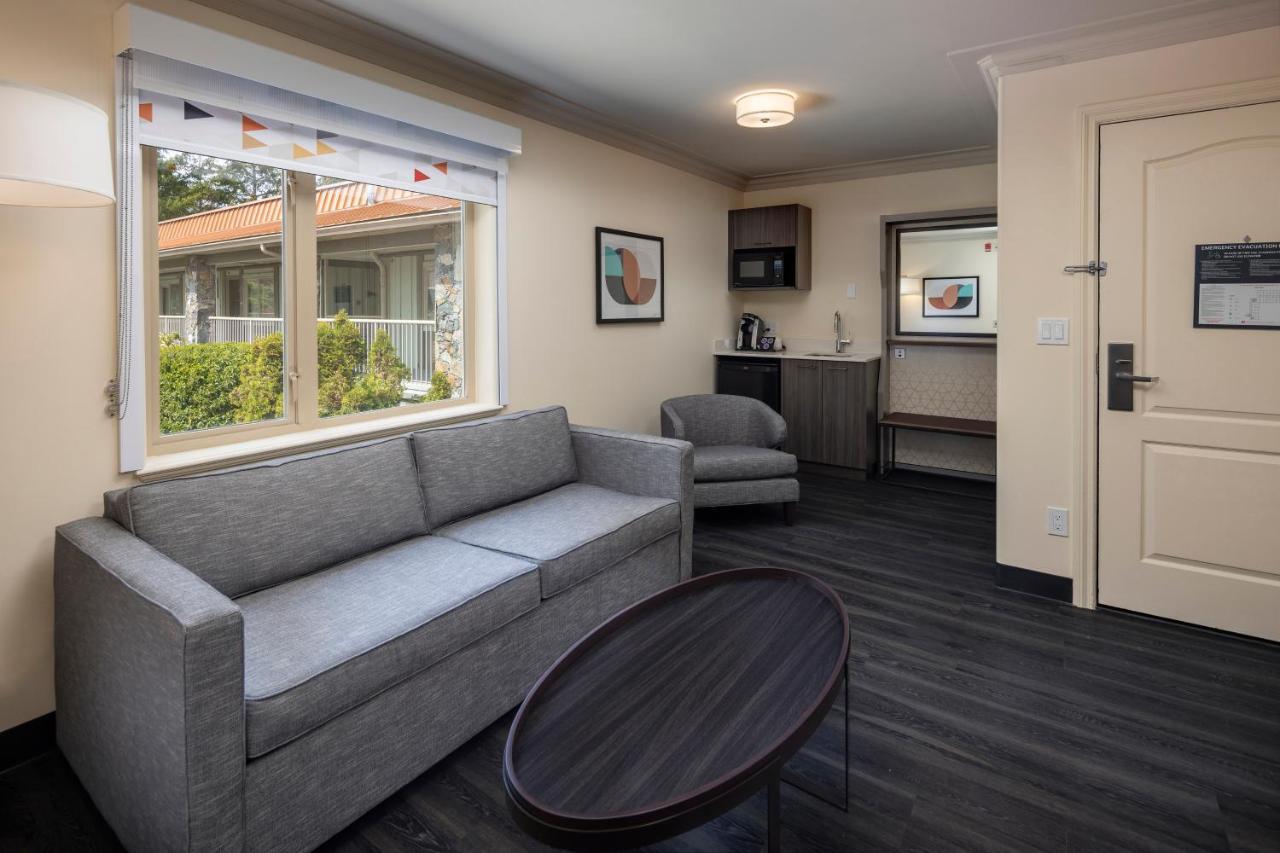 Holiday Inn Victoria - Elk Lake By Ihg Saanich Extérieur photo