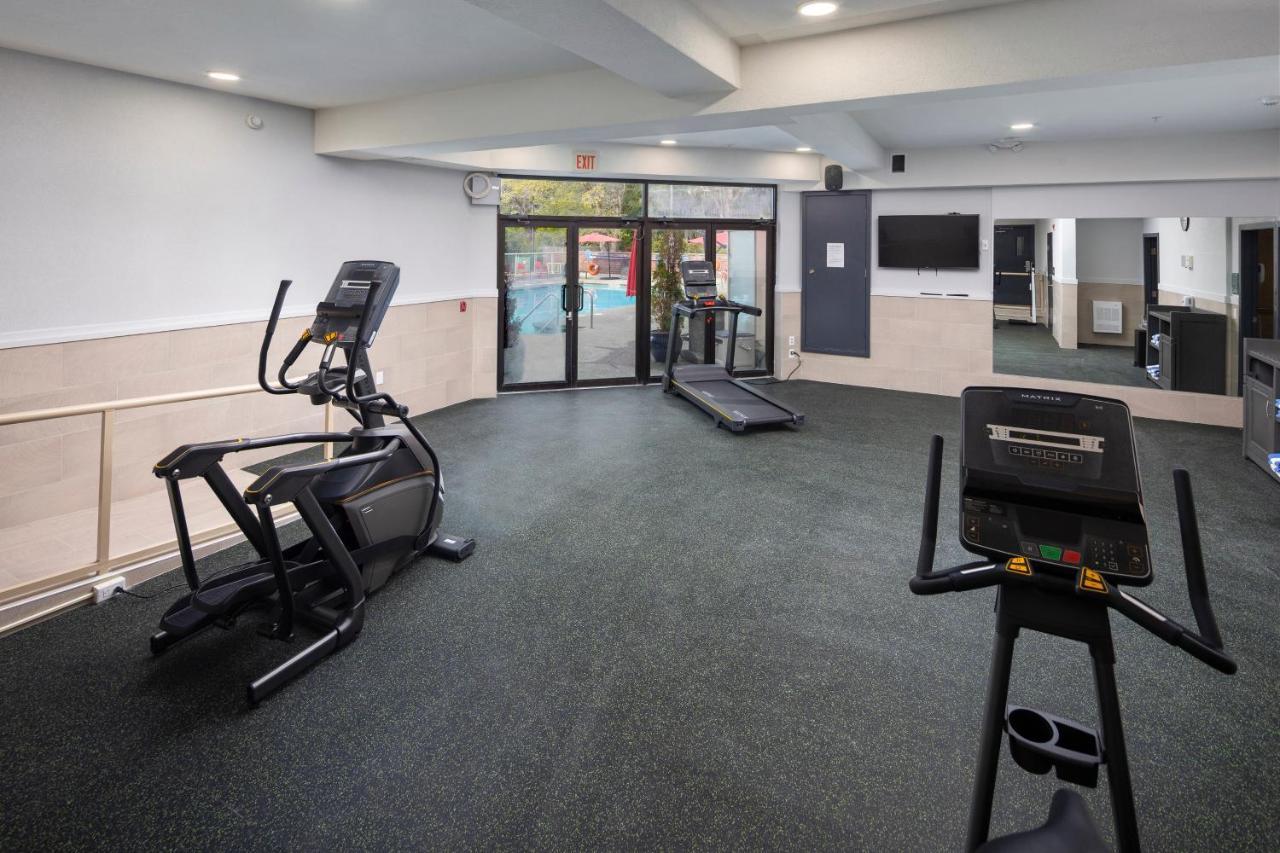 Holiday Inn Victoria - Elk Lake By Ihg Saanich Extérieur photo